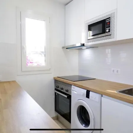 Apartmán Stunning Refurbished 1 Bedroom *
